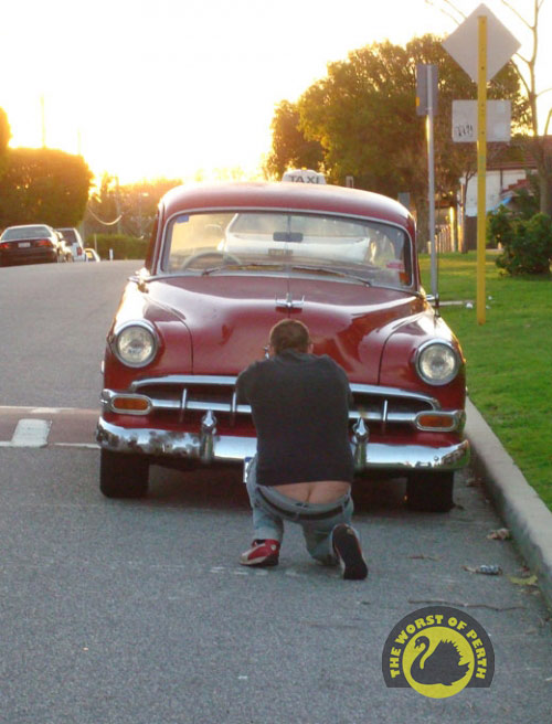 Cracked sump cracks, or big end jokes? You be the judge.