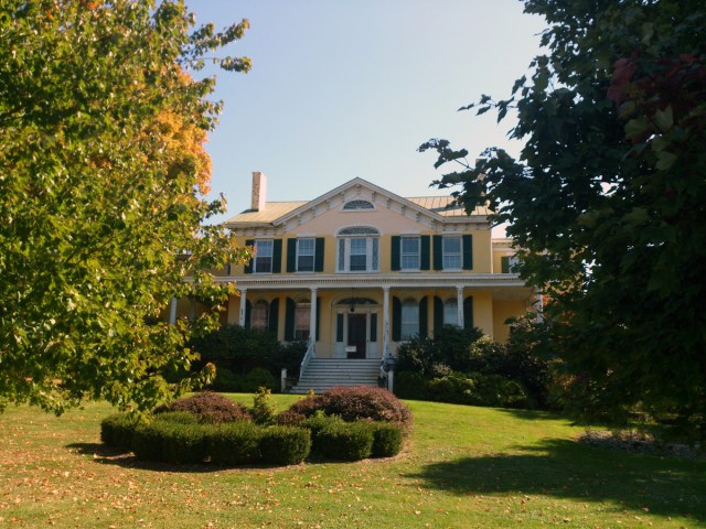 Town-Hall,-Goshen,-NY